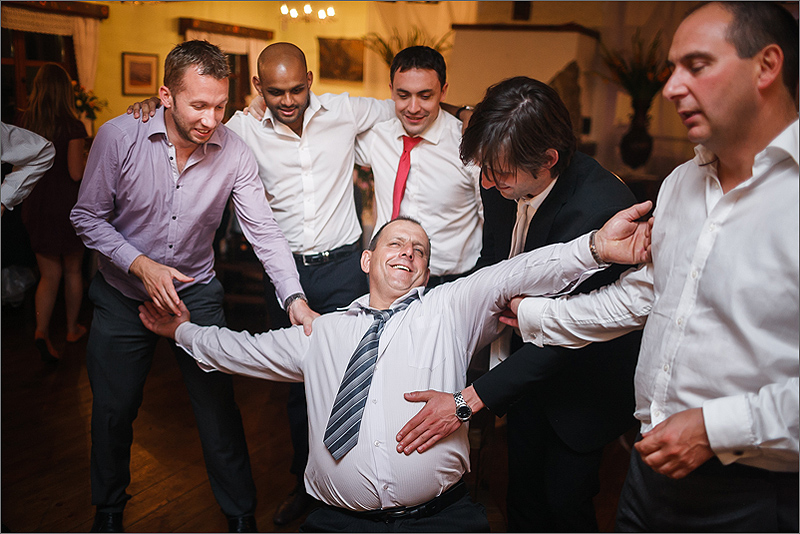 Fotografia ślubna i weselna zabawa