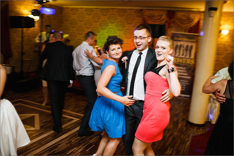 Fotograf na ślub i wesele Rzeszów zabawa goście