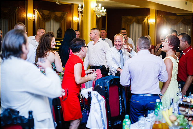 Sesja  ślubna zabawa wesele