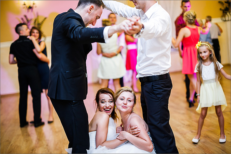 Zdjęcia ślubne zabawa wesele