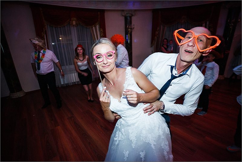 Fotografia ślubna reportaż Rzeszów taniec goście