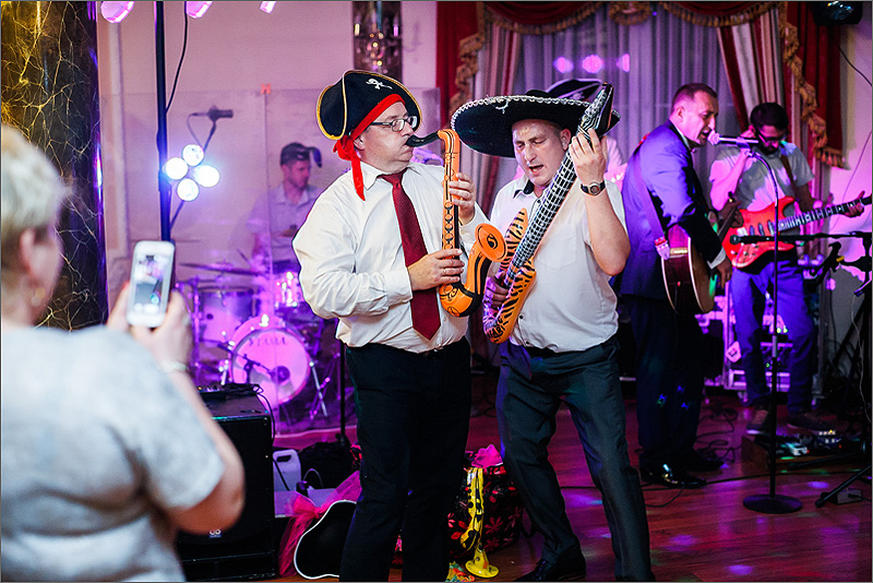 Fotografia ślubna reportaż Rzeszów taniec goście