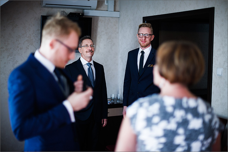 Fotografia ślubna przygotowania suknia ślubna