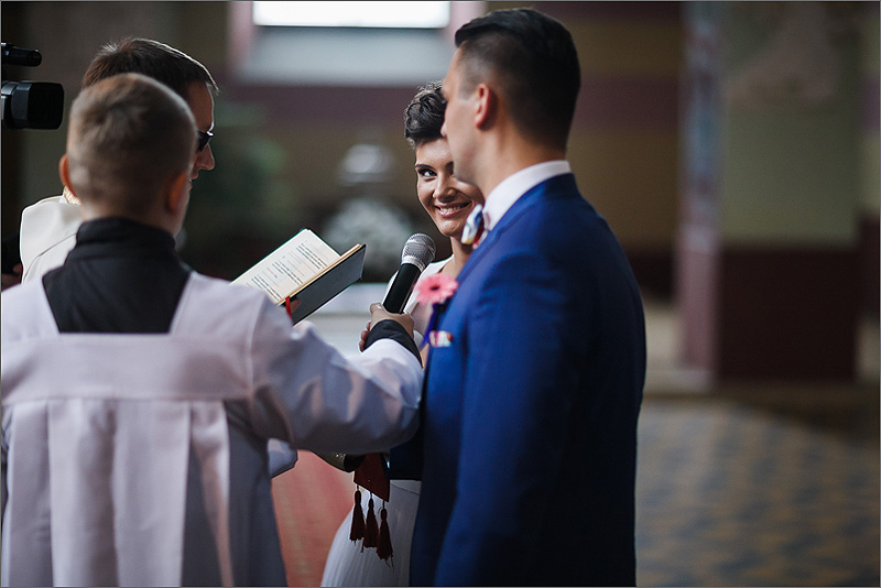 Fotografia ślubna reportaż Rzeszów przysięga panna młoda