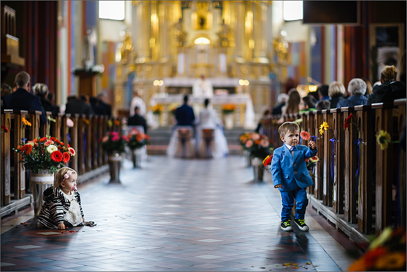 Fotografia ślubna reportaż Rzeszów przysięga panna młoda goście i kwiaty