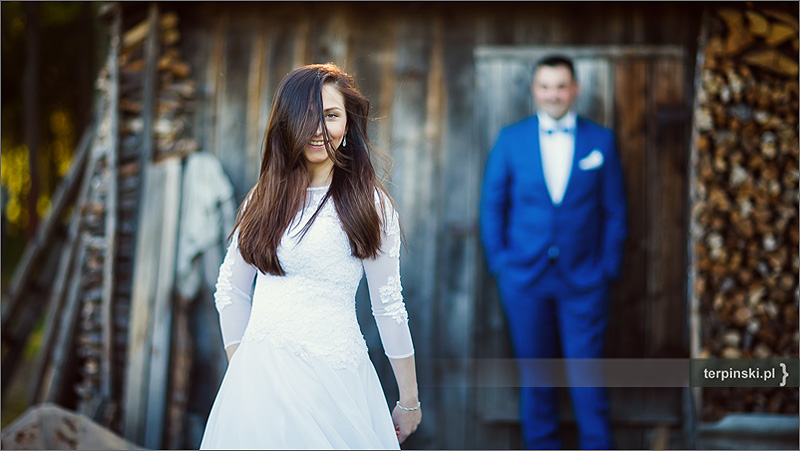 Fotografia ślubna plener w lesie i na farmie
