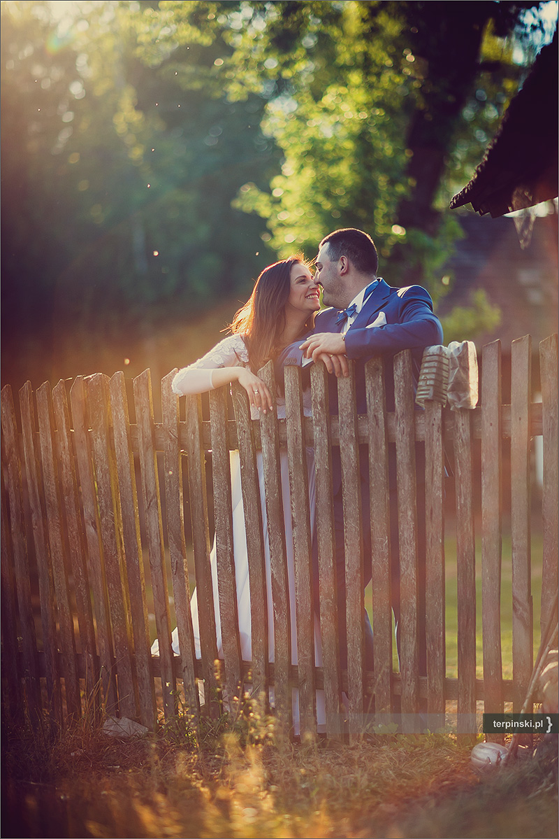 Fotografia ślubna plener w lesie i na farmie