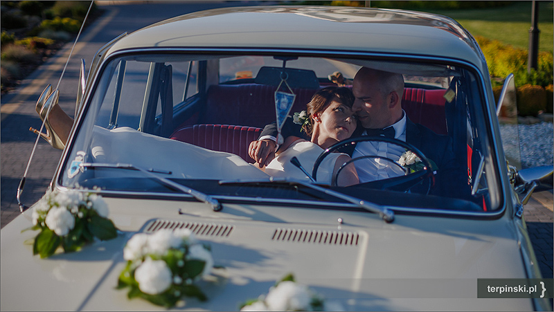 Zdjęcia ślubne i reportaż weselny fiat 126p