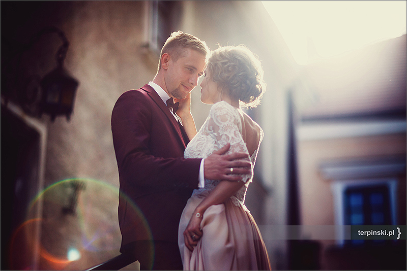 Miejski plener w fotografii ślubnej