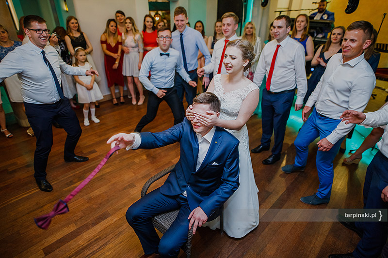 Fotograf Ślubny Rzeszów zabawa oczepiny