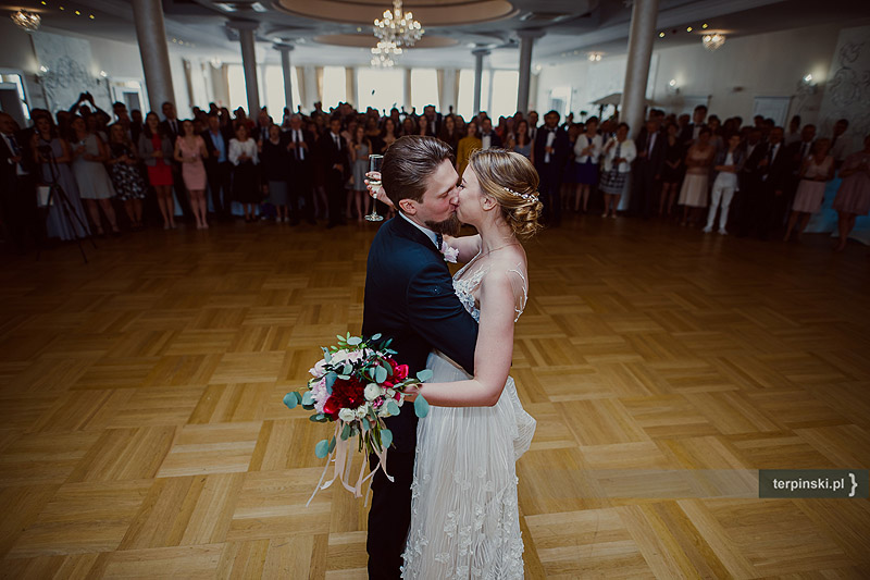 Zdjęcia na weselu pierwszy taniec