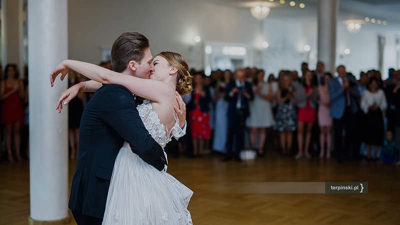 Zdjęcia na weselu pierwszy taniec