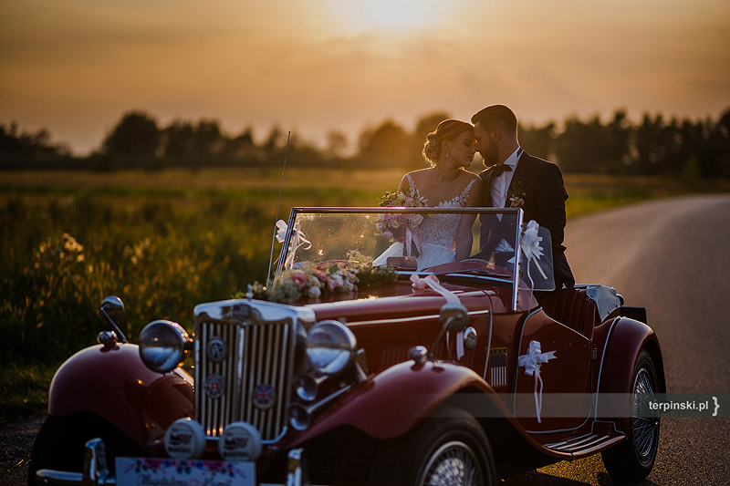 Sesja ślubna zabawa