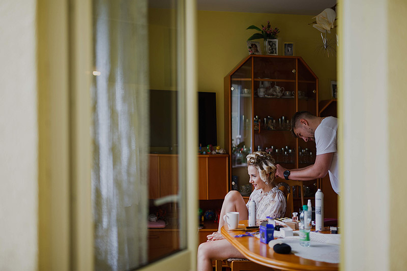 Przygotowania ślubne pani młoda