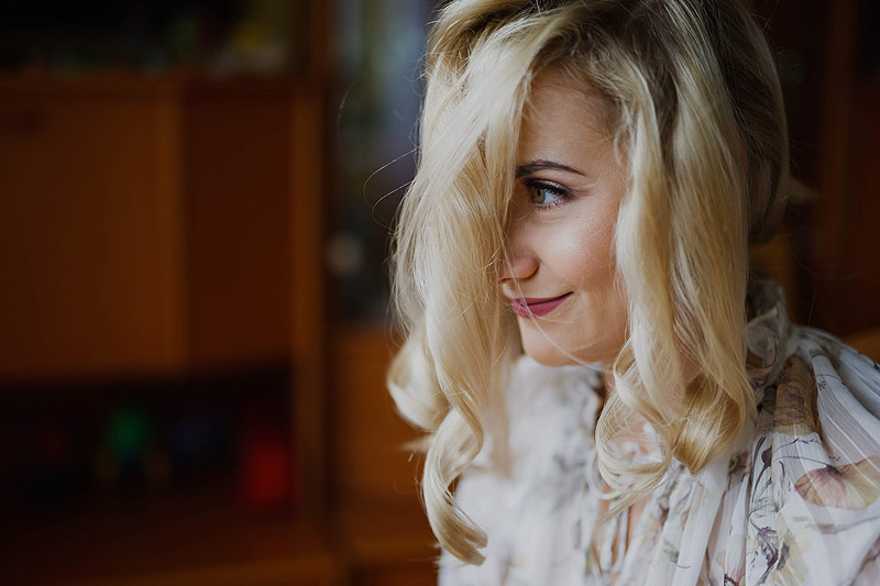 Przygotowania ślubne pani młoda