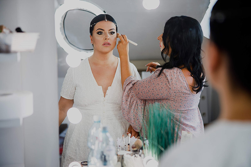 Przygotowania ślubne u Pani młodej